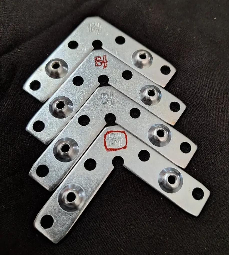 MK Aluminium Glass Profile Connector 